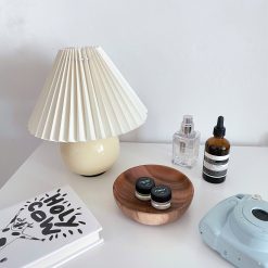 Cream Vintage Table Lamp